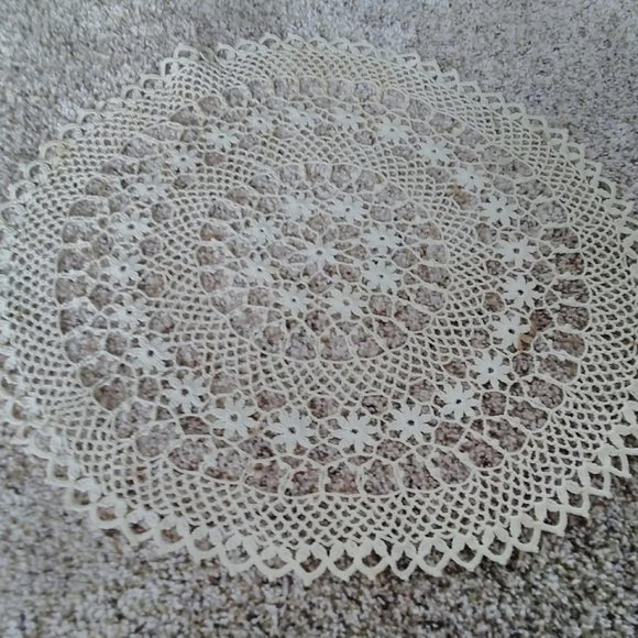 Vintage Crocheted Doily with Intricate Design - Picture 1 of 5